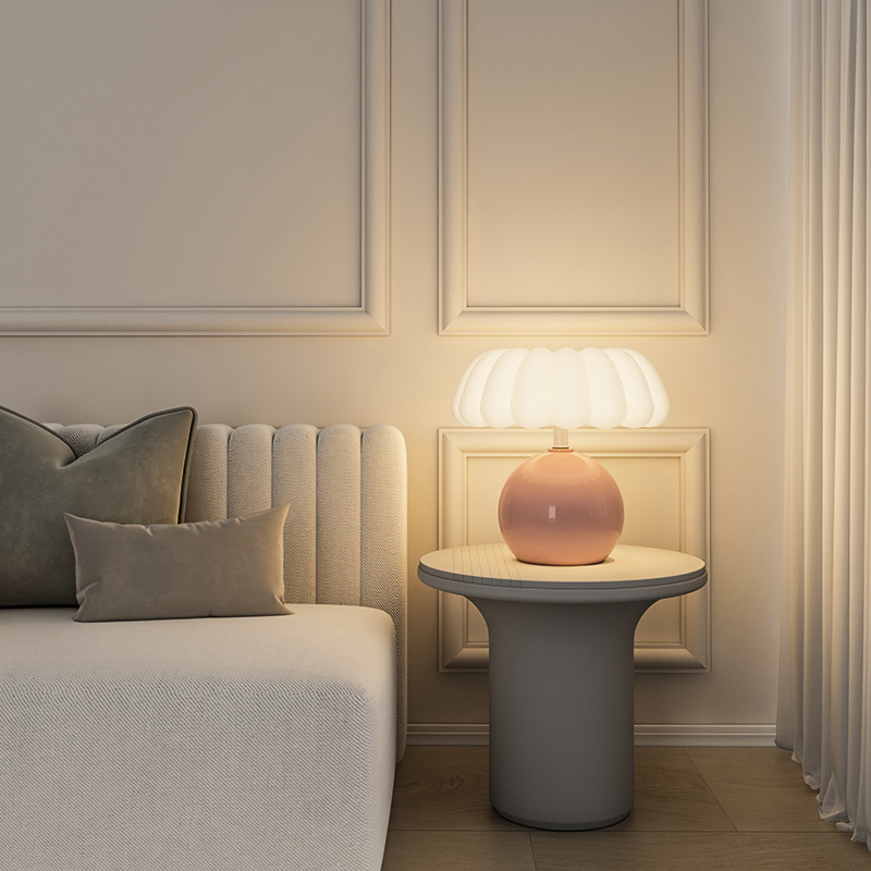 Прикроватный столик в кремовом – обзор и цена Mushroom Table Lamp